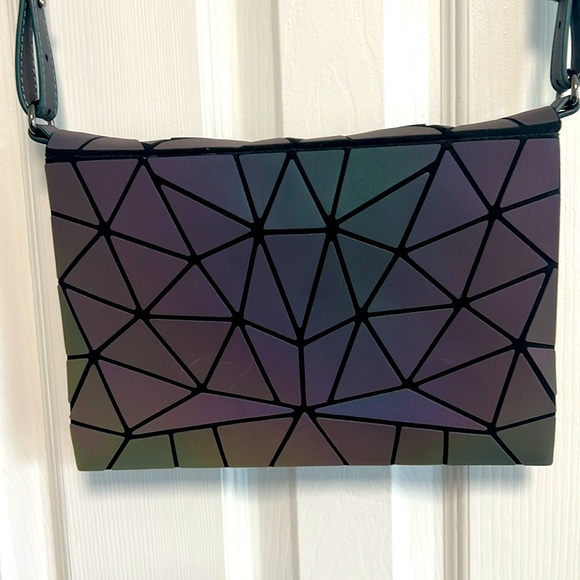 Iridescent crossbody bag - Picture 2 of 5